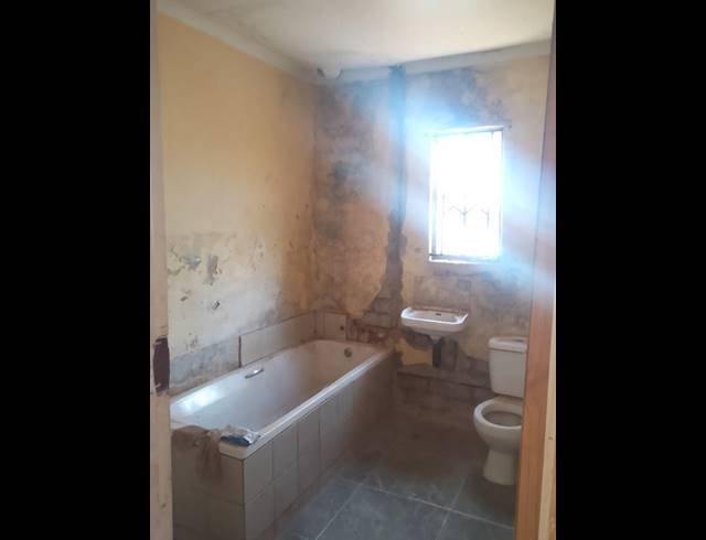 3 BEDROOM HOUSE FOR SALE IN PROTEA GLEN EXT